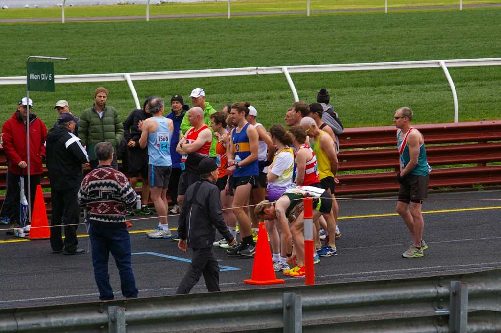 Division 5 runners at the start line